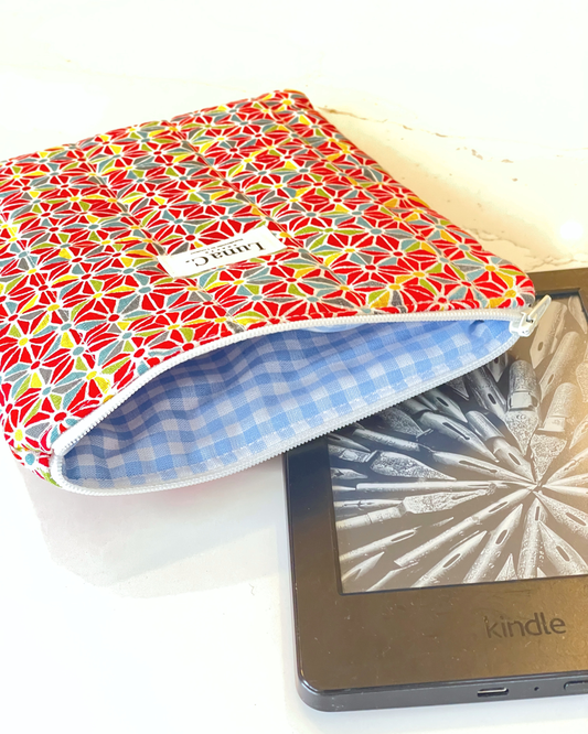 Red Asanoha Zippered Kindle Sleeve