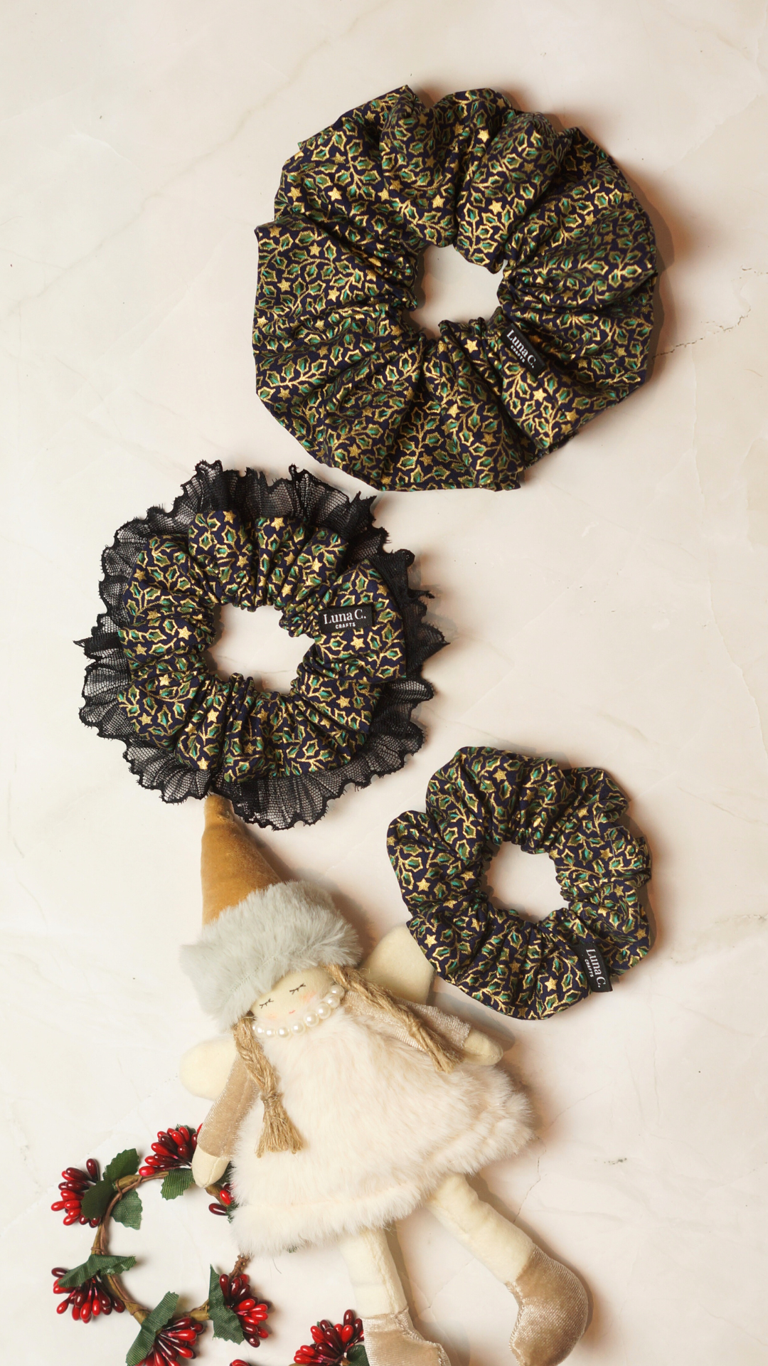 Green Christmas Print Scrunchie