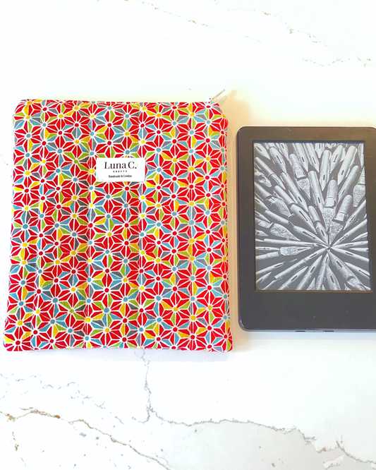 Red Asanoha Zippered Kindle Sleeve